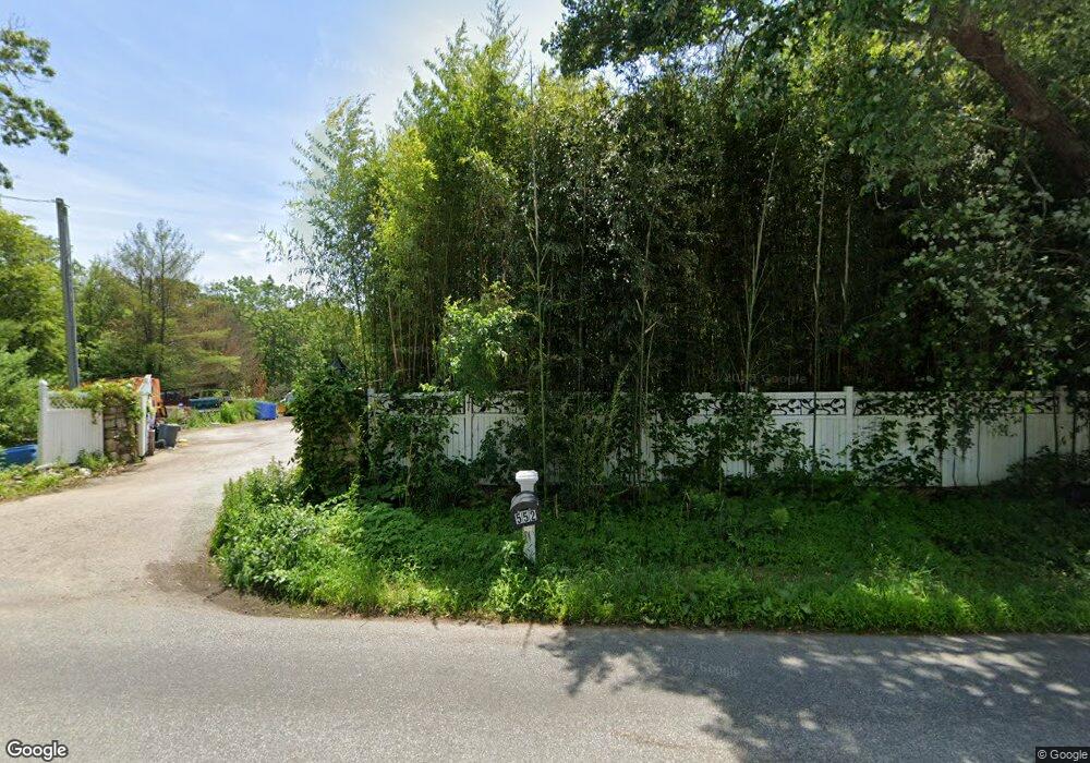 552 Saugatucket Rd, Wakefield, RI 02879 - photo 1