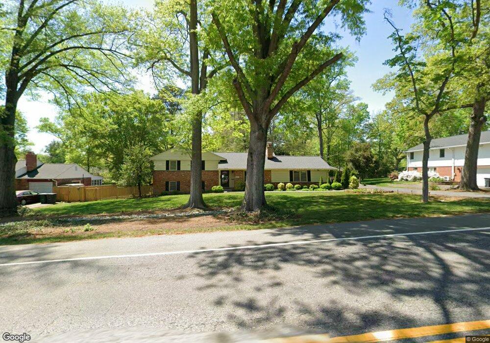 8904 Vernon View Dr, Alexandria, VA 22308 - photo 1