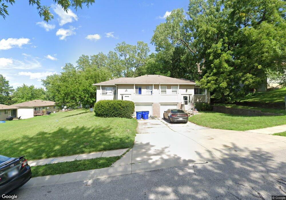 5205 Farley Ct, Shawnee, KS 66203 - photo 1