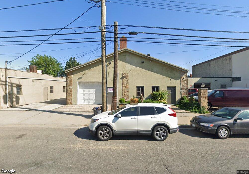 42 E 2nd St, Mineola, NY 11501 - photo 1