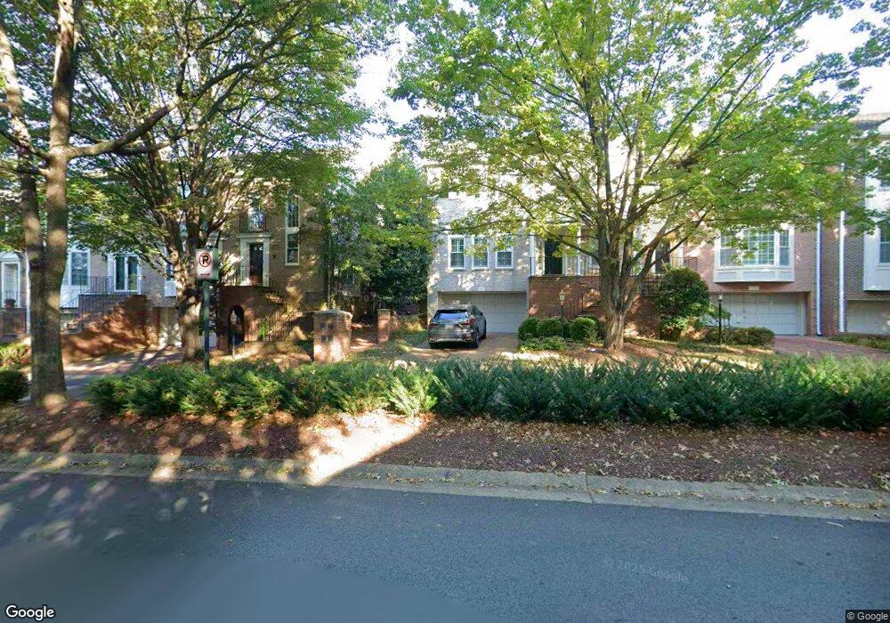 9447 Turnberry Dr, Potomac, MD 20854 - photo 1