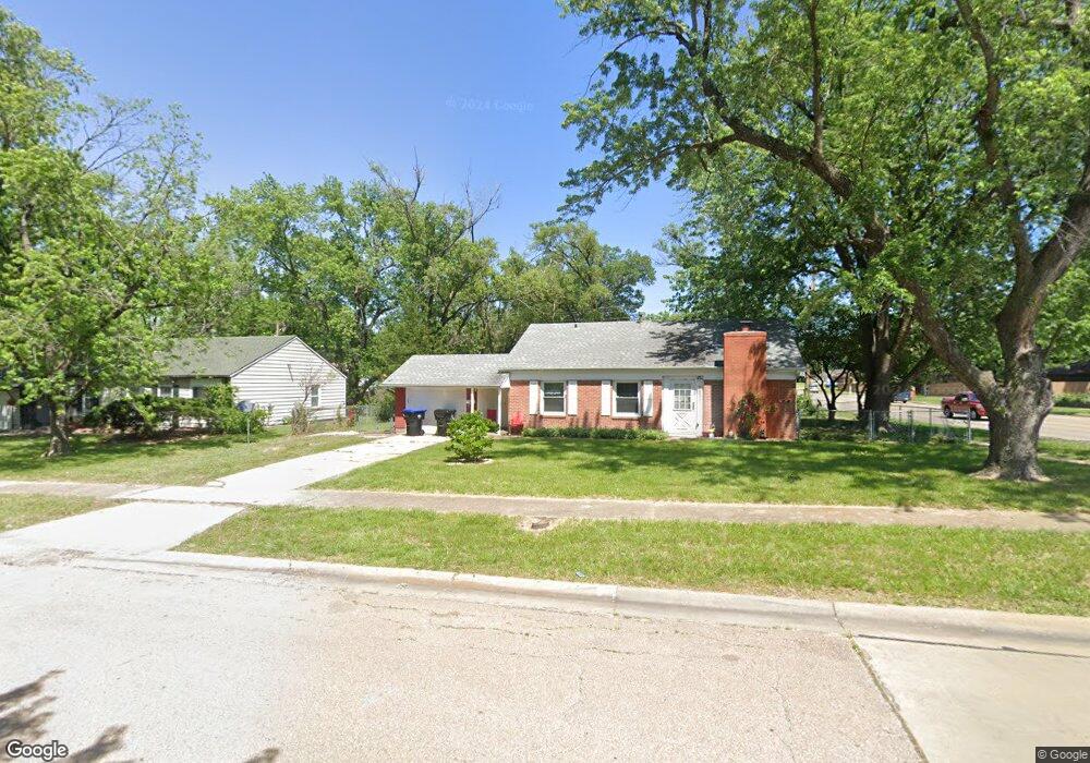 2836 SW Eveningside Dr, Topeka, KS 66614 - photo 1