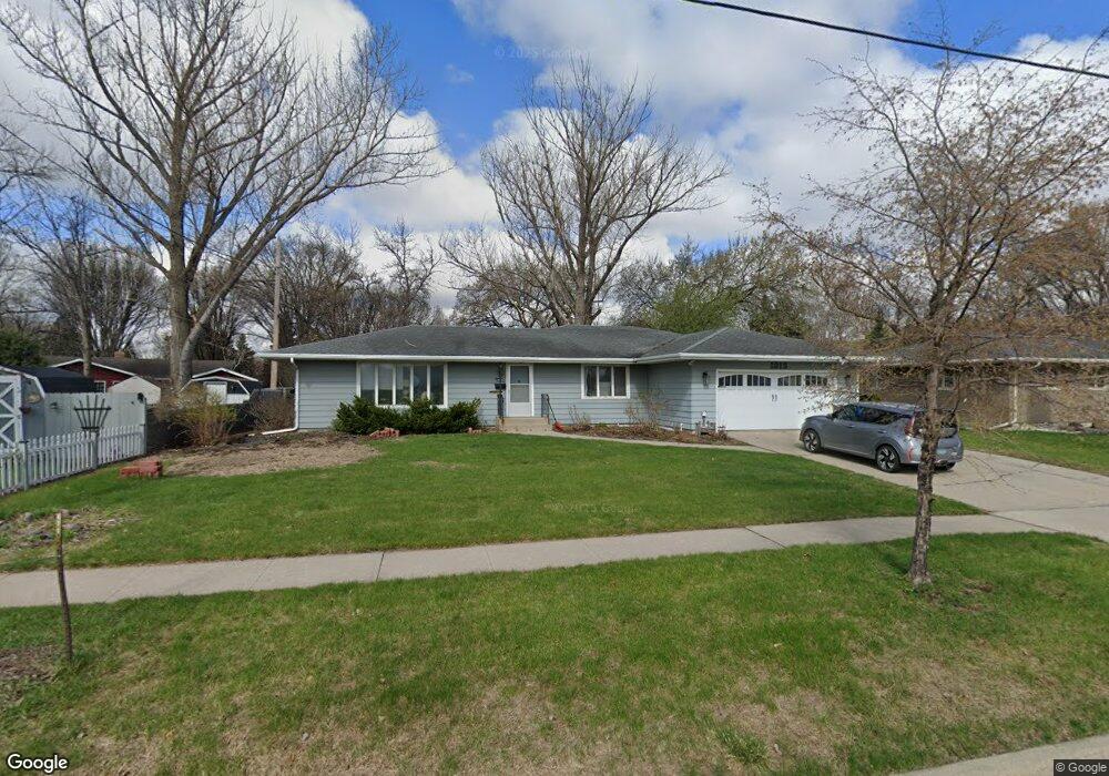 1813 5th St S, Fargo, ND 58103 - photo 1