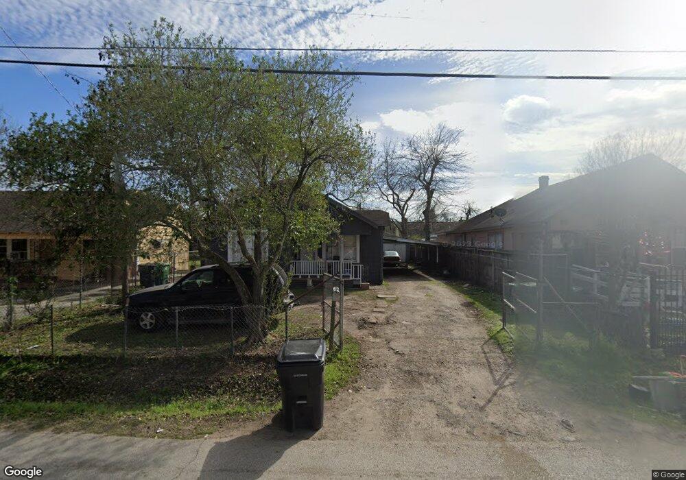 406 Melbourne St, Houston, TX 77022 - photo 1