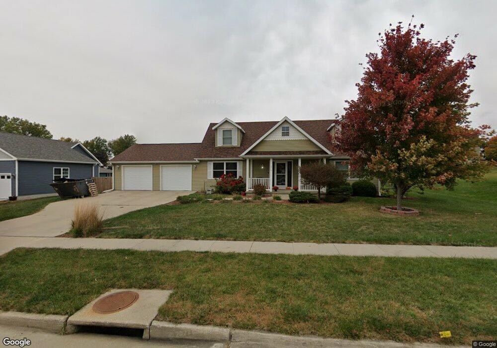 1010 S 17th Ave W, Newton, IA 50208 - photo 1
