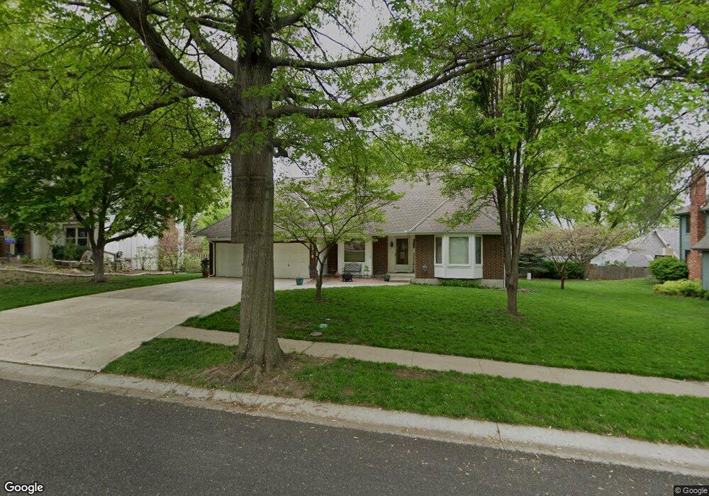 8508 Richards Rd, Lenexa, KS 66215 - photo 1