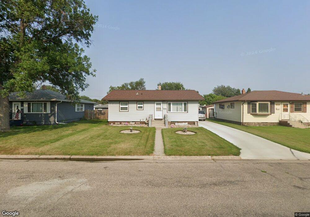 1215 7th Ave SE, Jamestown, ND 58401 - photo 1