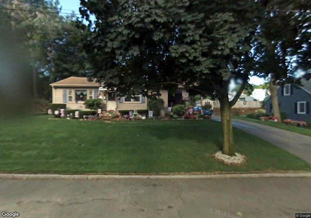 78 Brighton St, Springfield, MA 01118 - photo 1