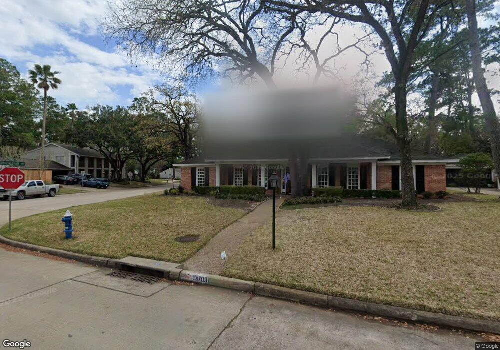 13703 Kingsride Ln, Houston, TX 77079 - photo 1