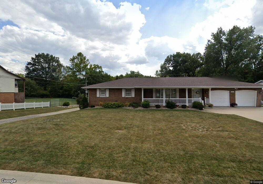 87 N Lakewood Dr, Effingham, IL 62401 - photo 1
