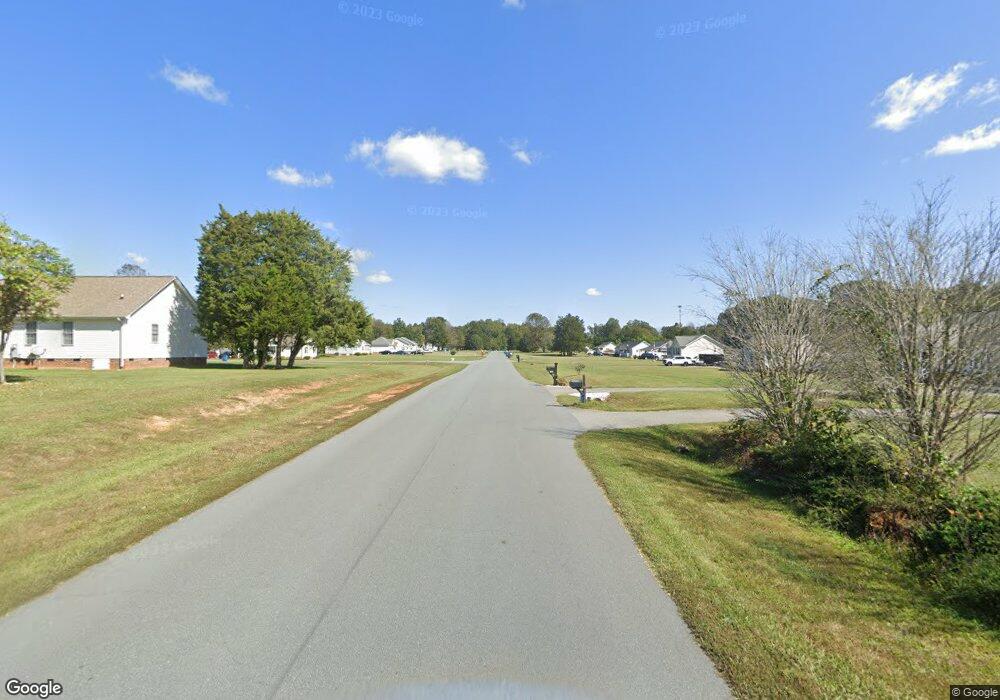 L6 Foxfire Ln, Burlington, NC 27217 - photo 1