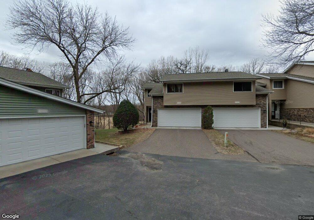 18319 Creeks Bend Dr, Minnetonka, MN 55345 - photo 1