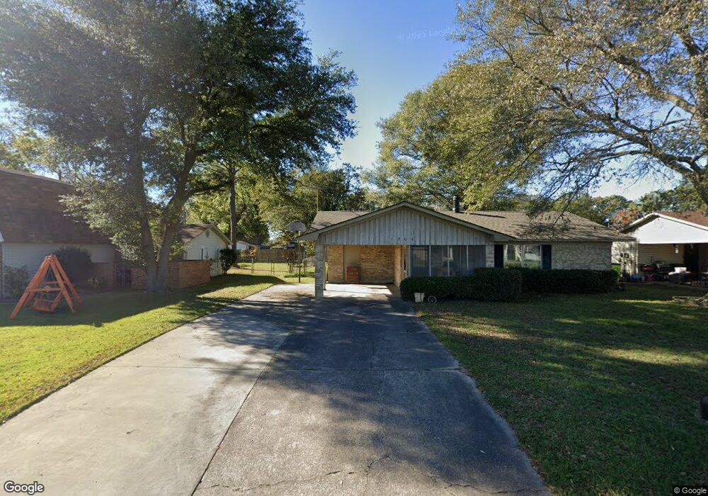 1305 N Maple St, Stuttgart, AR 72160 - photo 1