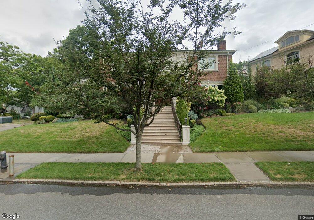 18605 Aberdeen Rd, Jamaica, NY 11432 - photo 1