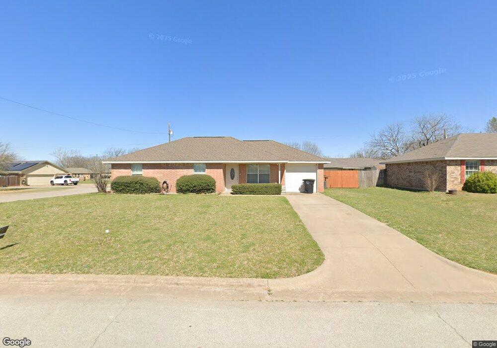 1112 Lynnwood Ct, Cleburne, TX 76033 - photo 1