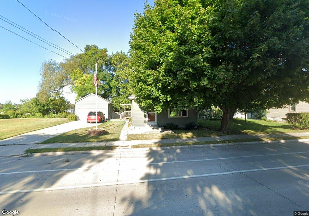 426 N 10th St, Manitowoc, WI 54220 - photo 1