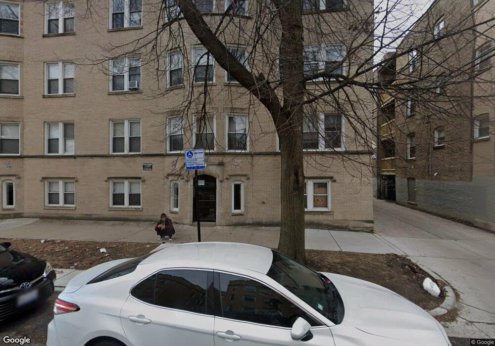 2743 W Arthur Ave unit 3, Chicago, IL 60645 - photo 1