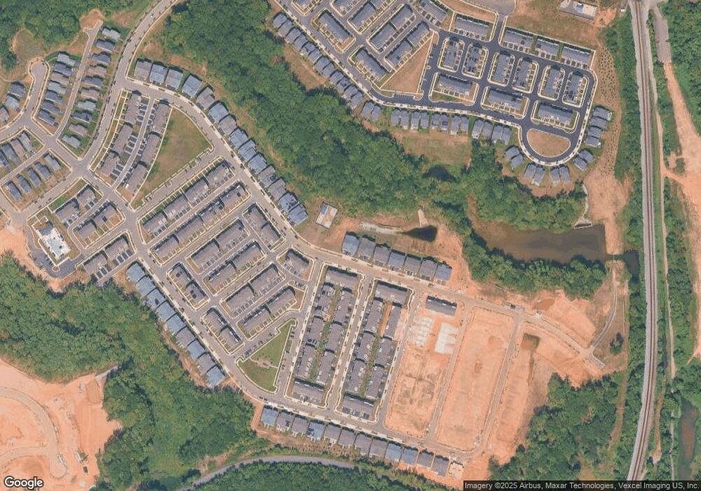 17921 Woods Overlook Dr, Dumfries, VA 22026 - photo 1