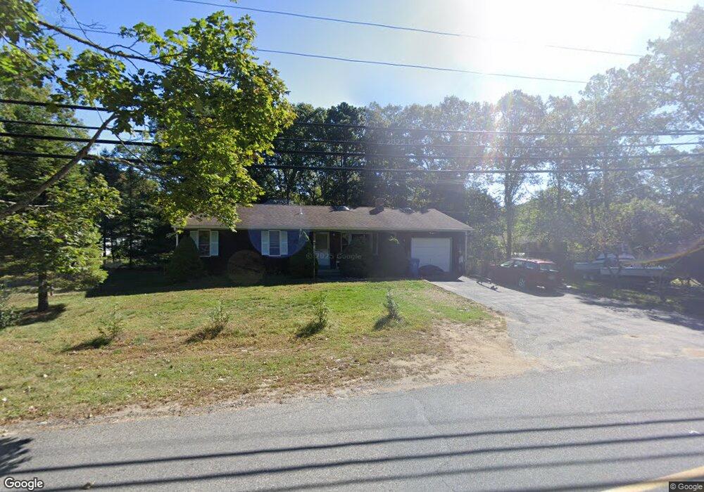 393 Holly Rd, Wakefield, RI 02879 - photo 1