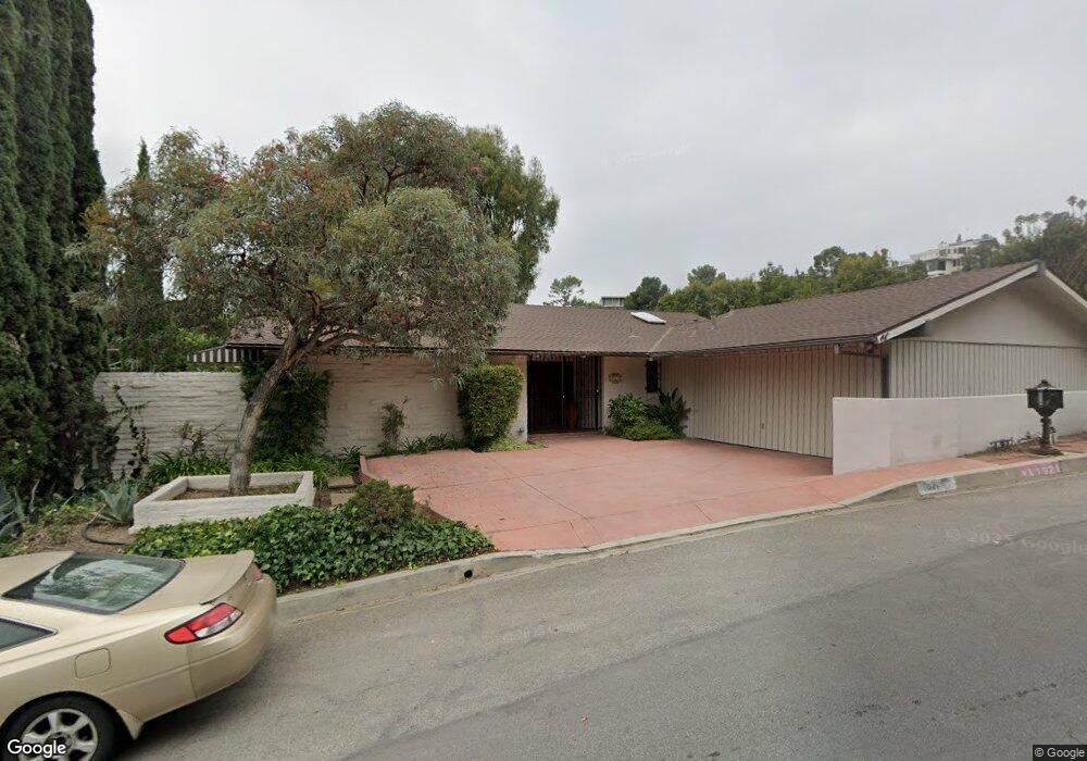 1321 Laurel Way, Beverly Hills, CA 90210 - photo 1