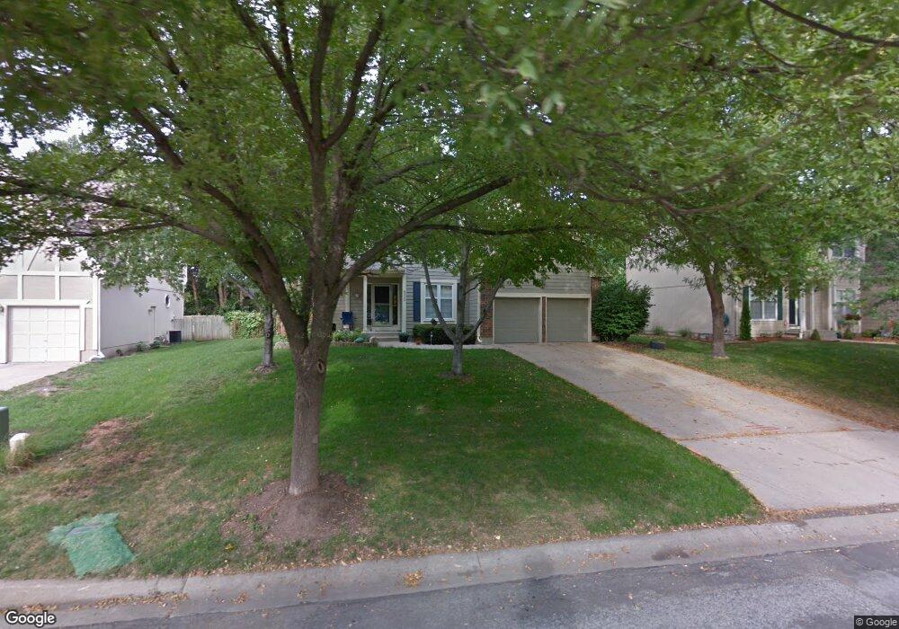 8342 Lakeview Ave, Lenexa, KS 66219 - photo 1