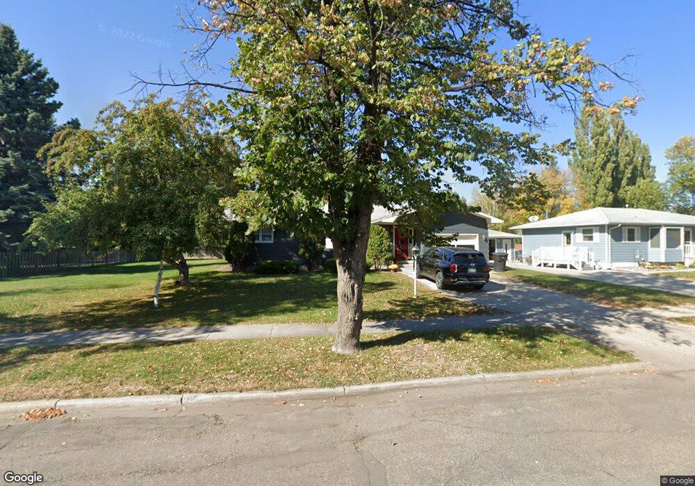 826 S 23rd St, Grand Forks, ND 58201 - photo 1