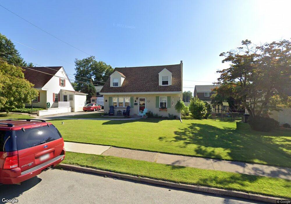 333 Woodlyn Cir, Woodlyn, PA 19094 - photo 1