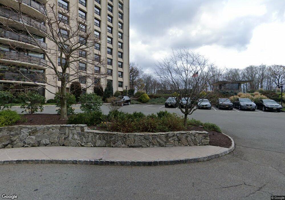 2 Claridge Dr Apt 11nw unit 336, Verona Twp., NJ 07044 - photo 1
