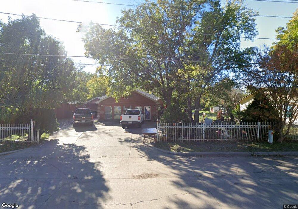 419 SW Dallas St, Grand Prairie, TX 75051 - photo 1