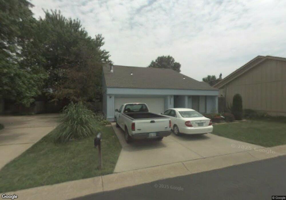 6609 Earnshaw St, Shawnee, KS 66216 - photo 1