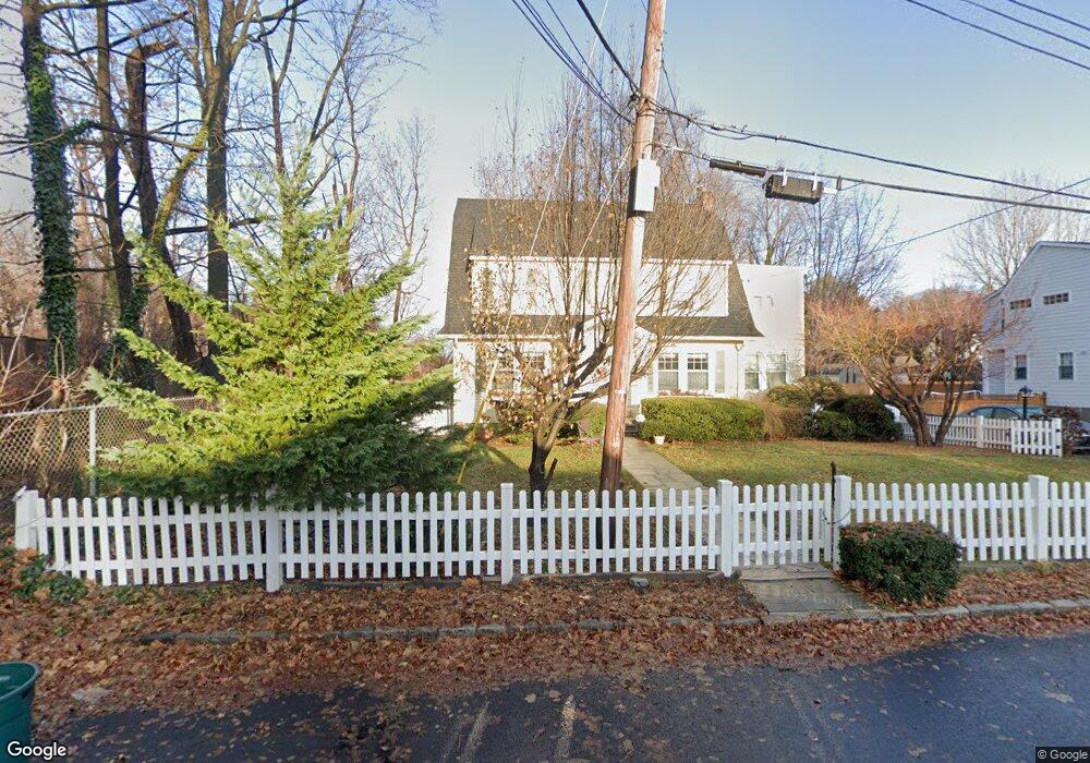 5 Meadow Ave W, Bronxville, NY 10708 - photo 1