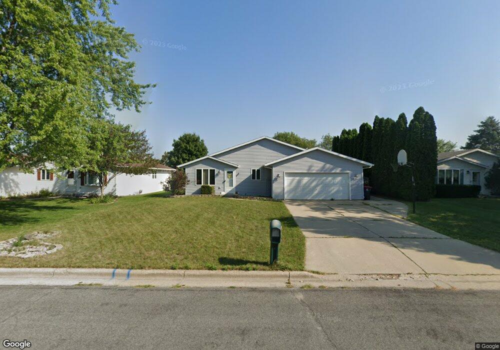 530 E Countryside Dr, Evansville, WI 53536 - photo 1