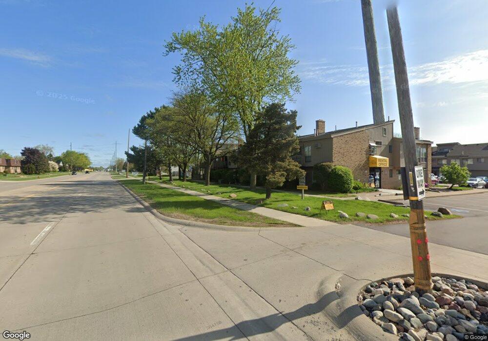 390 N Crooks Rd unit 96, Clawson, MI 48017 - photo 1