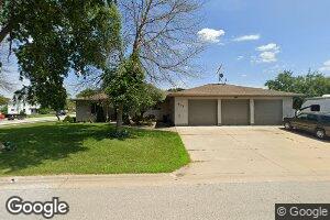 622 6th St, Aplington, IA 50604