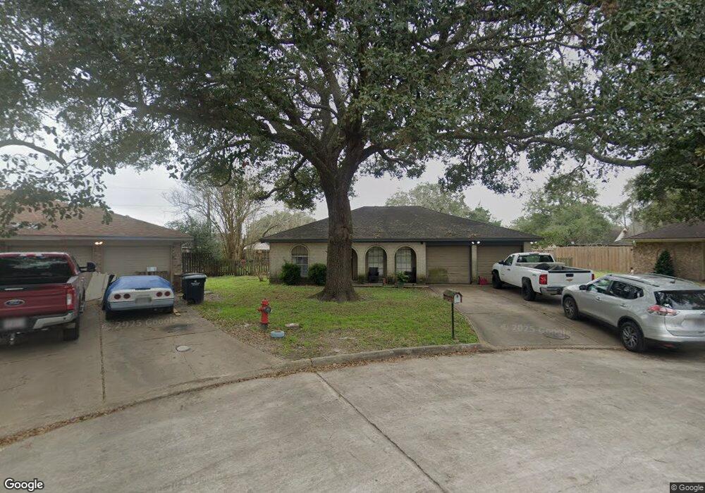 1722 Redwood Cir, Alvin, TX 77511 - photo 1