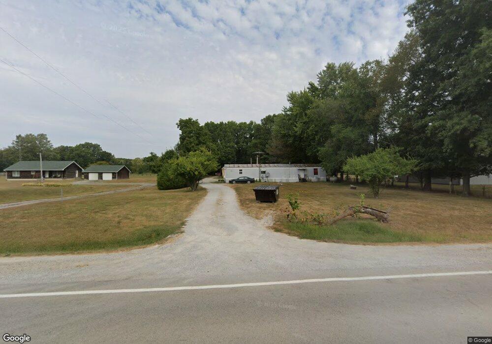 8712 E Us Highway 40, Effingham, IL 62401 - photo 1