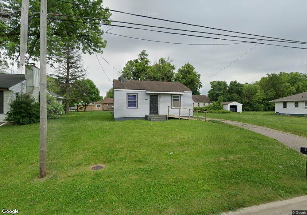 1233 W Coldwater Rd, Flint, MI 48505 - photo 1