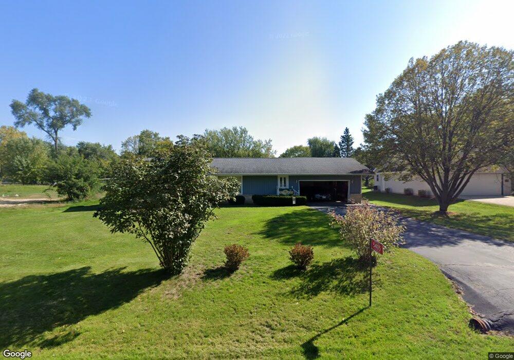 5405 S Driftwood Dr, Janesville, WI 53546 - photo 1