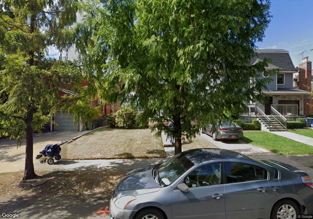 7224 139th St, Flushing, NY 11367 - photo 1