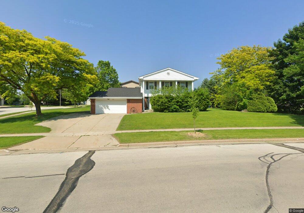 1811 Wolf Rd, Waukesha, WI 53186 - photo 1