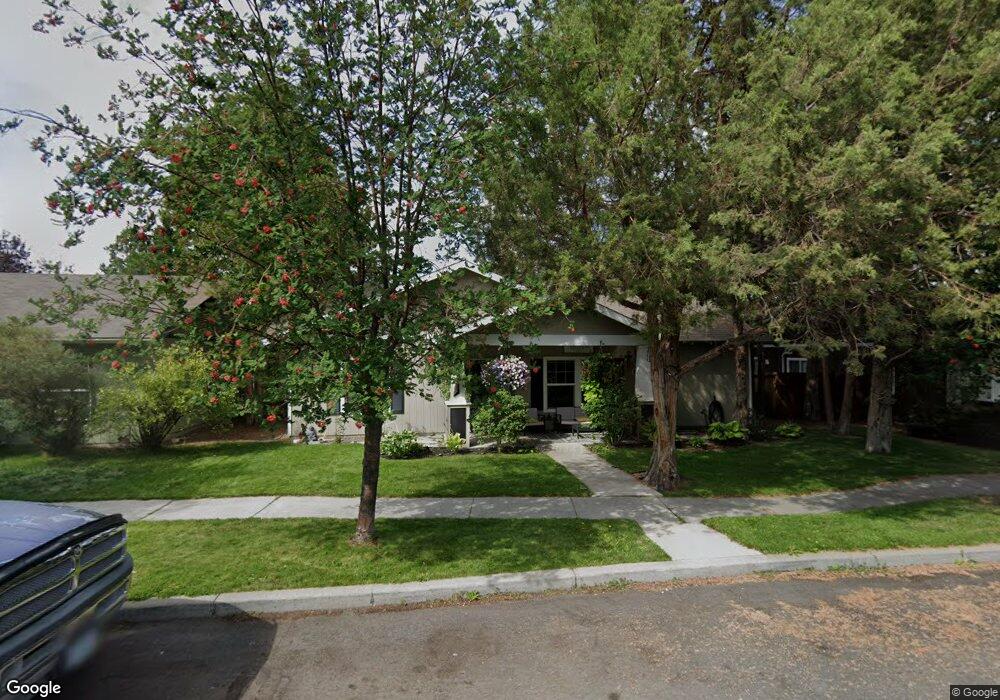 20638 Honeysuckle Ln, Bend, OR 97702 - photo 1