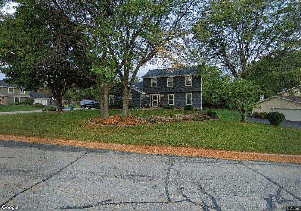 W162N8331 Tamarack Dr, Menomonee Falls, WI 53051 - photo 1