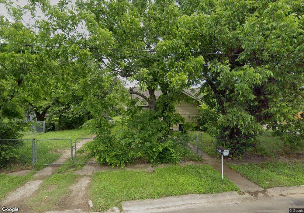 502 Erie St, Cleburne, TX 76031 - photo 1