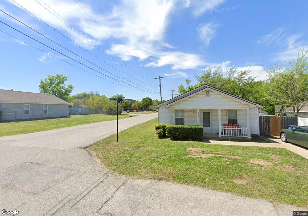 5548 S 41st West Ave, Tulsa, OK 74107 - photo 1