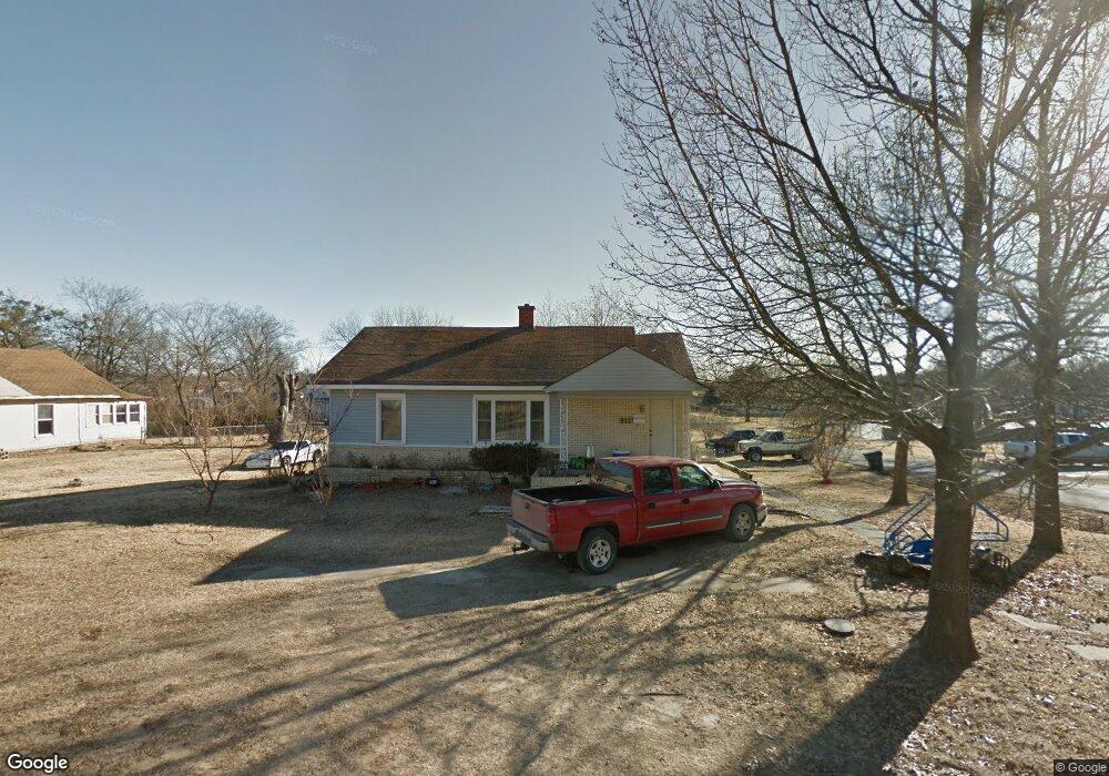 911 W Cummings St, Henryetta, OK 74437 - photo 1