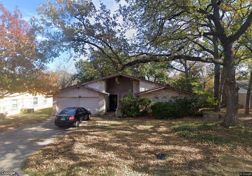 1004 Sherwood Dr, Bedford, TX 76022 - photo 1