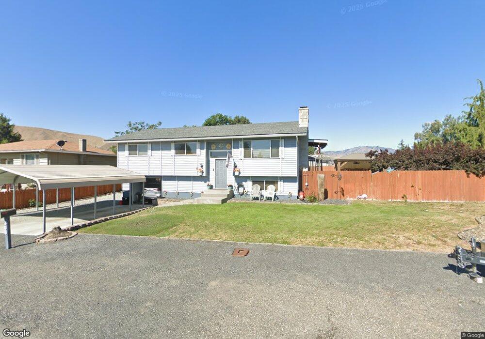 300 S James Ave, East Wenatchee, WA 98802 - photo 1