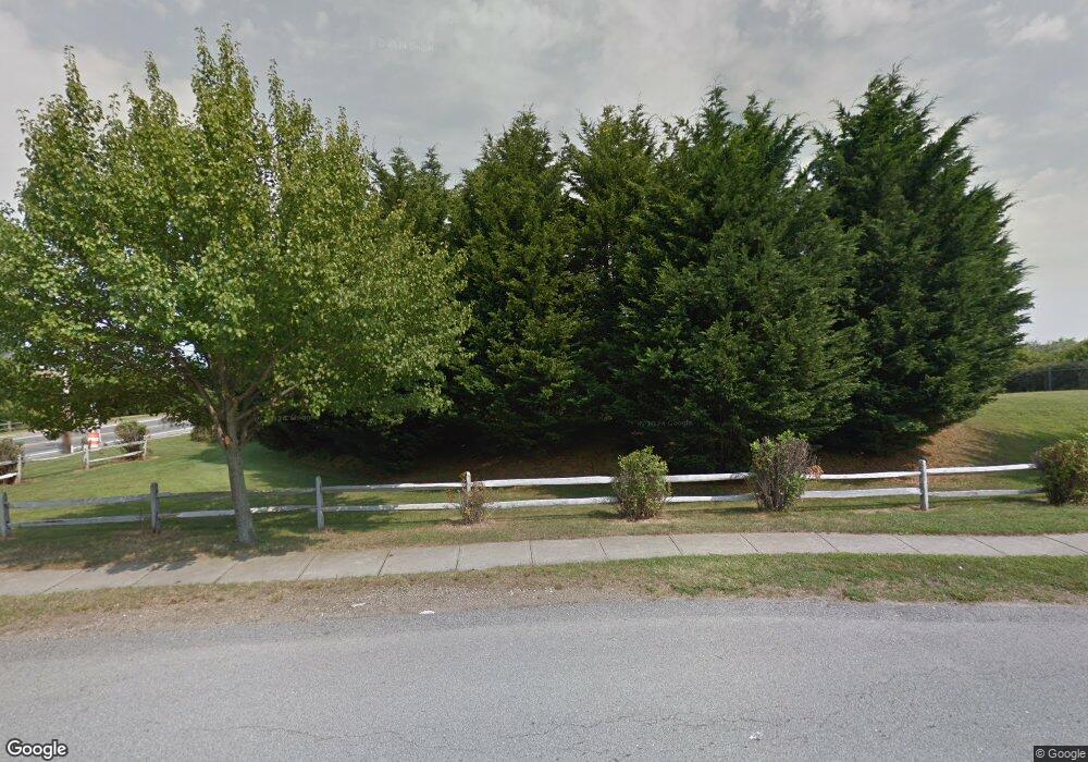 10 Goldenrod Dr, Middletown, RI 02842 - photo 1