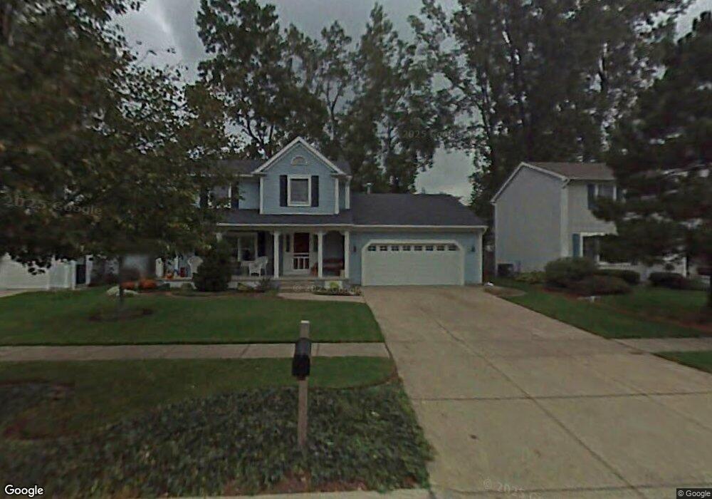 980 Thomas Fox Dr E, North Tonawanda, NY 14120 - photo 1