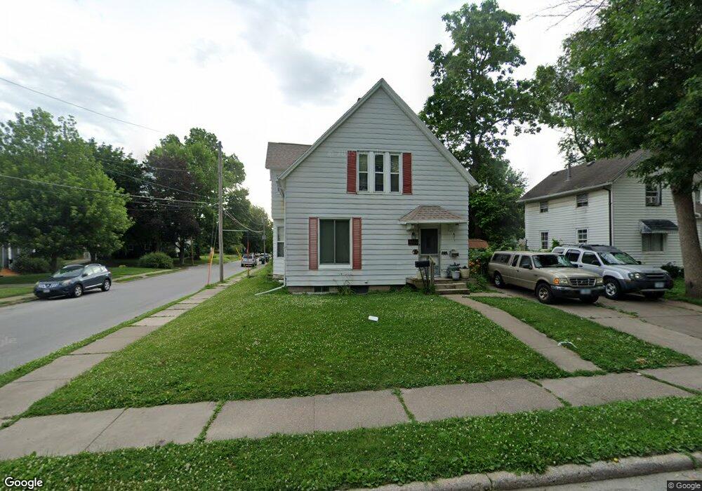 2039 Pershing Ave, Davenport, IA 52803 - photo 1